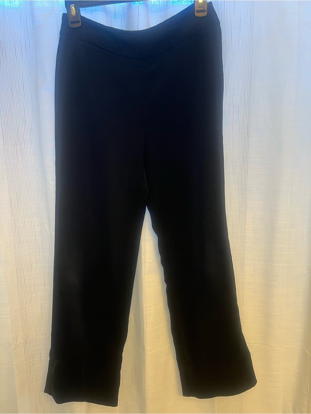 Black mid-rise dress pants!